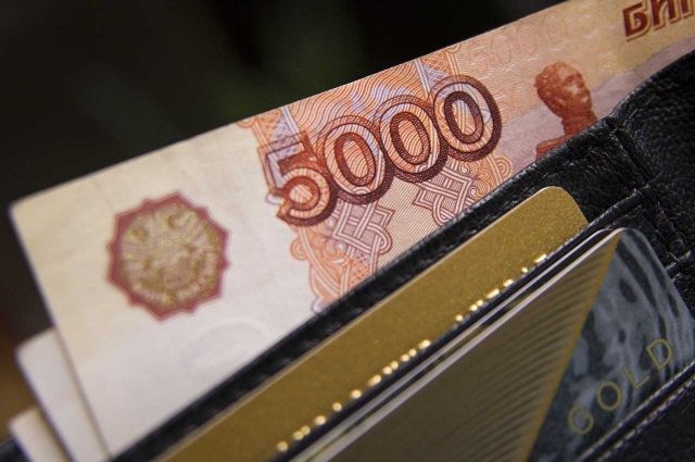 Не закрыла дверь: житель Прикамья украл более 100 тысяч рублей у соседки