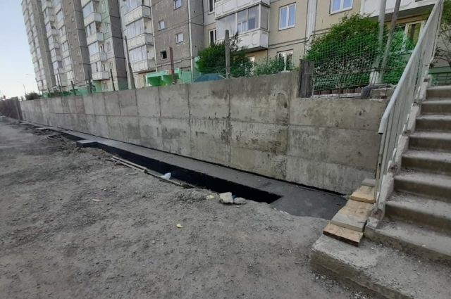 В Красноярске регулярно выявляют аварийные подпорные стены.