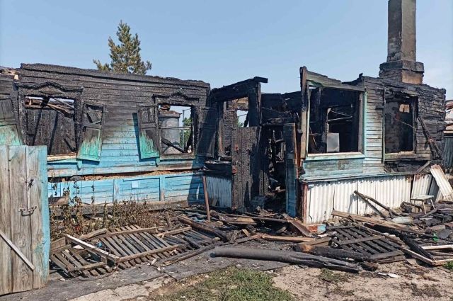 В Саратовской области сгорели два сельских дома