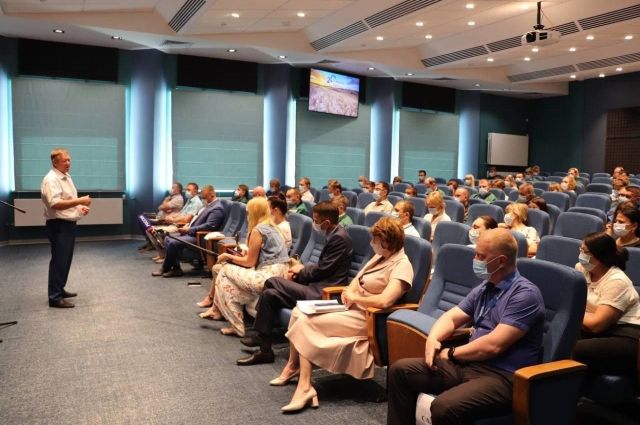 Панков обсудил с коллективом завода программу развития Балаковского района