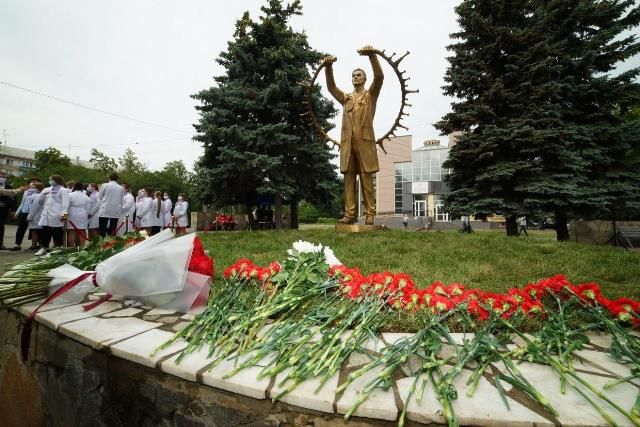 Открытие памятника врачам состоялось в Челябинске