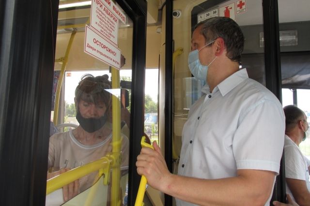 В Саратове пассажиров просят носить маски в 40-градусную жару