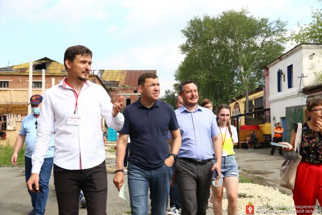 Губернатор обсудил с молодежью развитие туризма на Среднем Урале