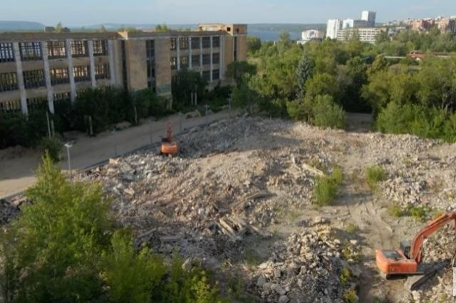 В Самаре начали расчищать место под строительство ЖК на территории ЗИМа