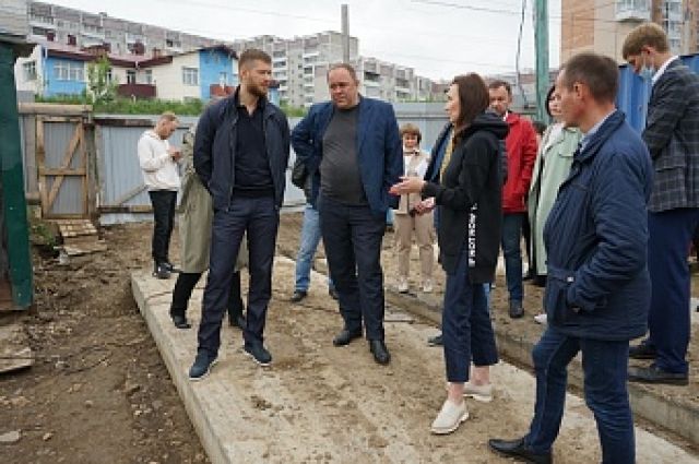 Темпы строительства катка в Первомайском в Иркутске отстают на 9 месяцев