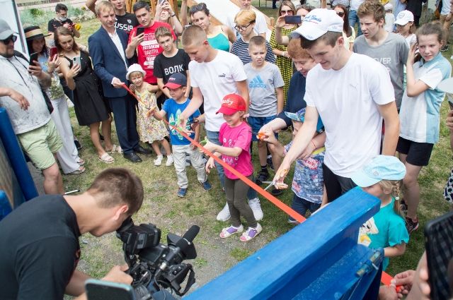 Благотворители в Челябинске подарили «Аистятам» спортивную площадку