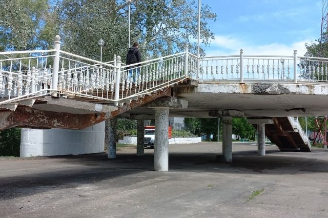Ремонт пешеходного моста через Урал в Оренбурге планируется завершить на текущей неделе.
