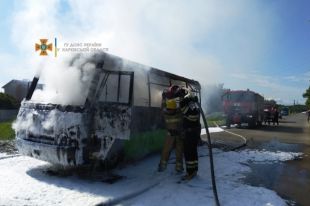 В Харькове во время движения загорелась маршрутка: пострадавших нет