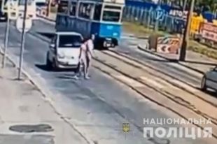 В Виннице автомобиль сбил семейную пару на пешеходном переходе