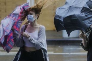 Жителей Киева предупредили о грозе и шквальном ветре.