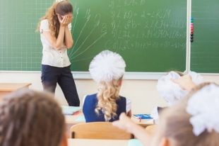 Учителей и учеников нельзя допускать к обучению без вакцинации, - Минздрав