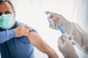 В Украине за минувшие сутки вакцинировали 81 637 человек