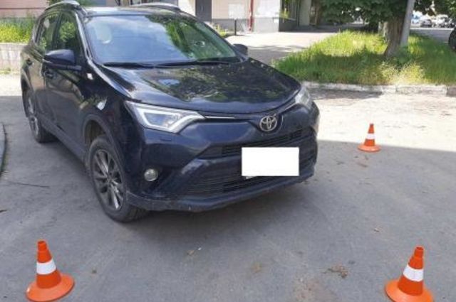 В Брянске на улице Емлютина иномарка сбила ребенка 11 лет
