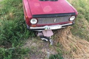 В Винницкой области пьяный водитель сбил коляску с годовалым ребенком.