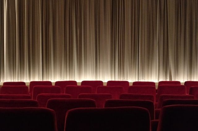 В Удмуртии вернули ограничения по наполняемости залов в театрах и кино