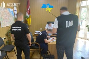 В Одессе чиновник полиции попался на продаже арестованного автомобиля