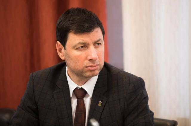 Николай Ташланов считает, что нужно привить не менее 756 тысяч югорчан