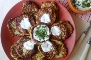 Оладьи из кабачков с брынзой: рецепт вкусного завтрака