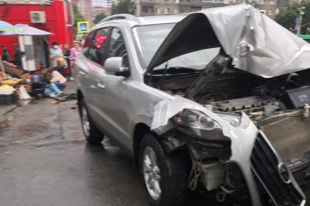Пьяный водитель Hyundai сбил женщину в центре Новосибирска