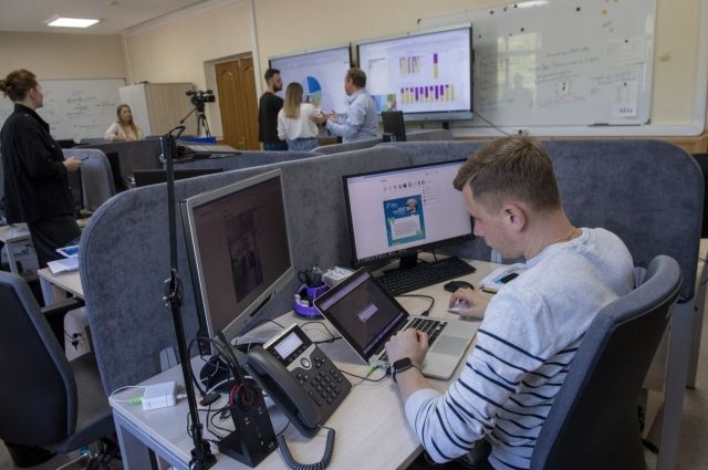 Чтобы специалисты Центра помогли в решении вашей проблемы, достаточно написать в открытых источниках.