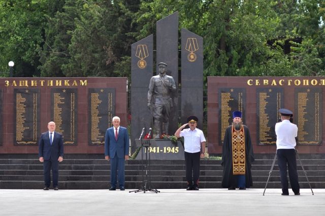 Колокольцев открыл мемориал советским милиционерам-защитникам Севастополя