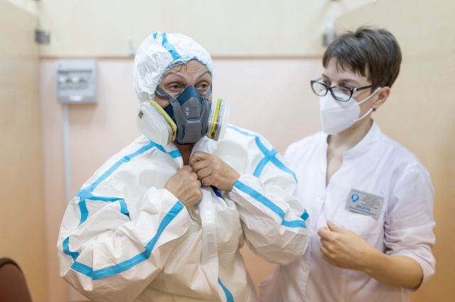 В Рыбинске открылся мобильный пункт вакцинации для учителей