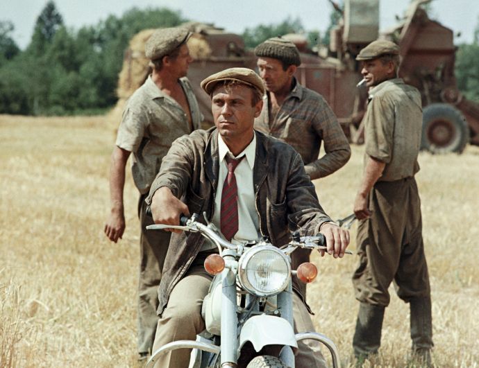 Владимир Меньшов роли Семёна Боброва в кадре из фильма «Человек на своем месте», 1973 год