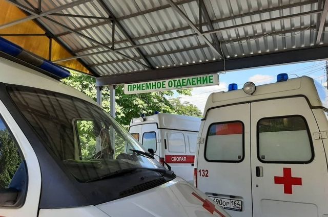 Неадекватный пациент напал на врача в больнице Саратова