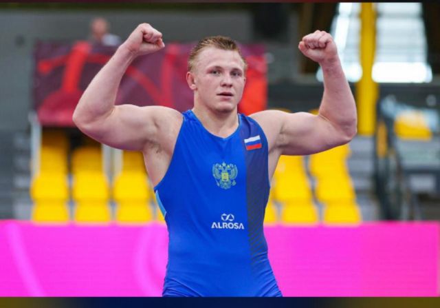 Житель Комсомольска стал победителем первенства Европы по борьбе