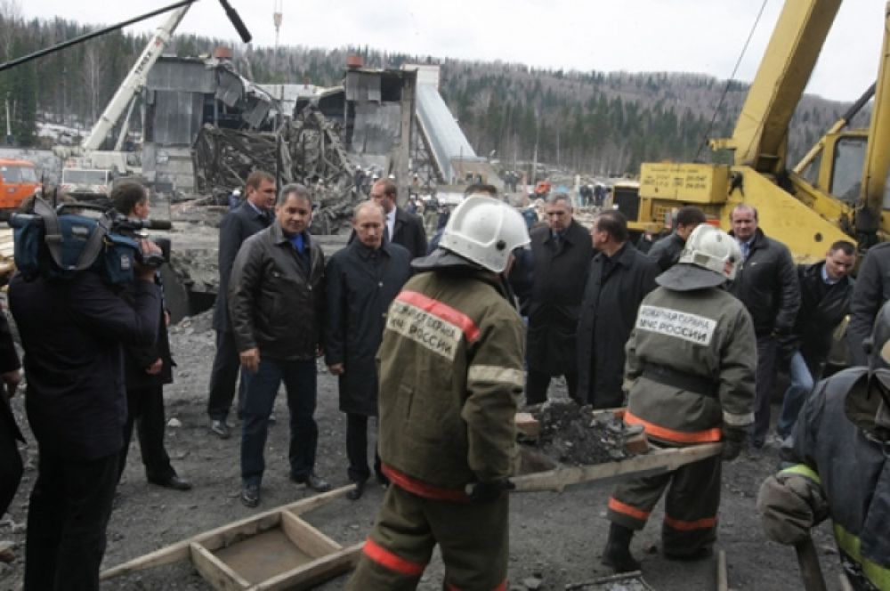 2010 год – на шахте «Распадской» после разрушительной аварии, унесшей жизни 91 человека.