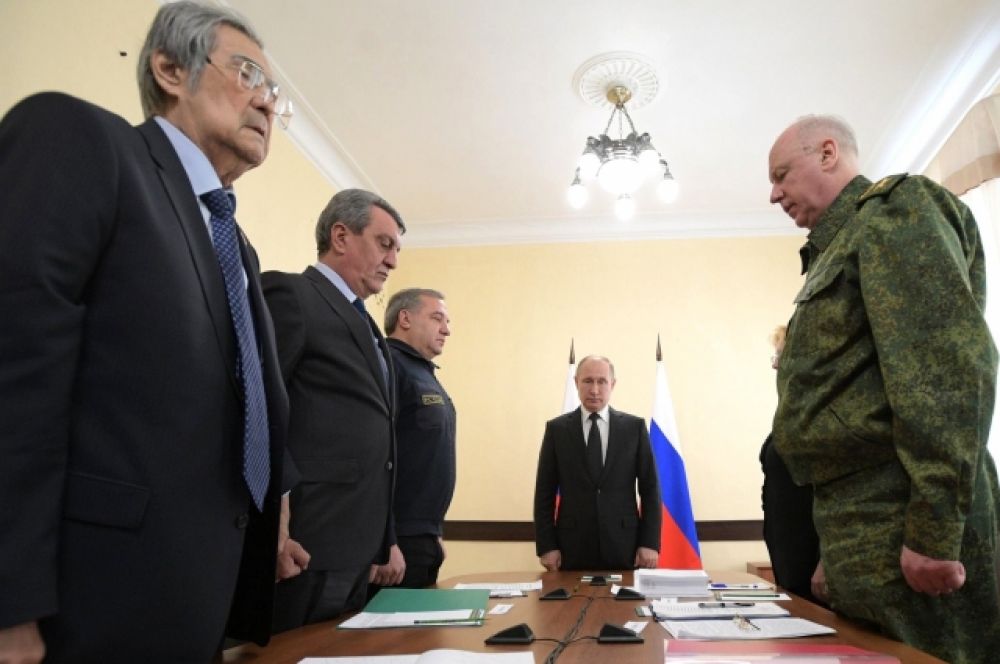 Март 2018 г.: минута молчания по погибшим в «Зимней вишне». Путин провёл совещание о ликвидации последствий пожара.