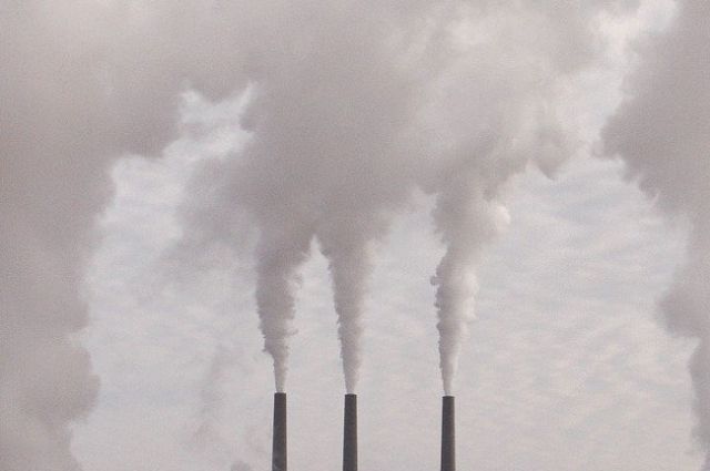 В Омске снова зафиксировали выбросы фенола и формальдегида