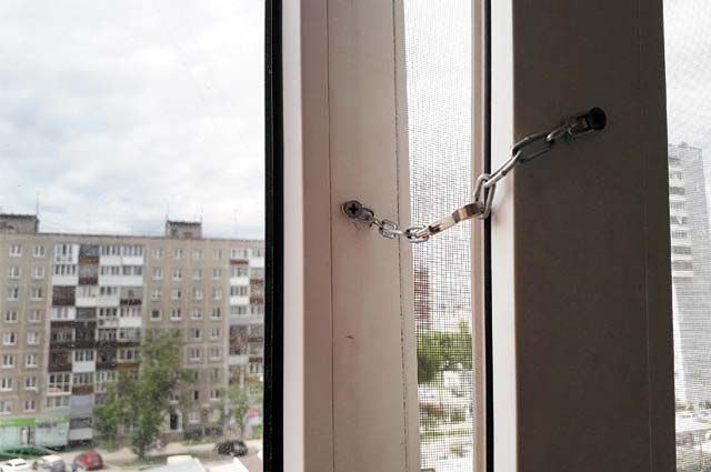 В Ессентуках из окна выпал двухлетний ребёнок