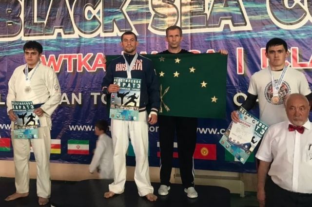 Офицер Росгвардии из Адыгеи завоевал «золото» на турнире по каратэ
