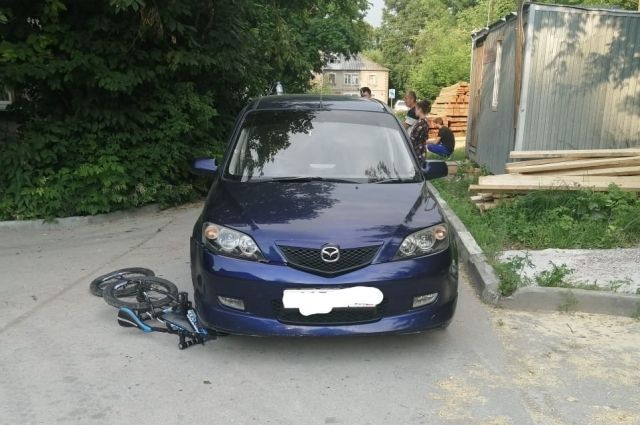В Новосибирске водитель Mazda сбил 7-летнего мальчика на велосипеде