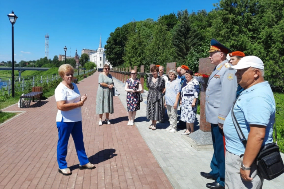 Аллея героев Ржев. Почетный гражданин города Ржева. День города Ржев.