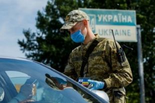 Венгрия открыла два пункта пропуска на границе с Украиной.