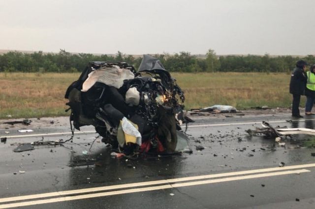 На трассе Орск-Оренбург в ДТП с Lexus погибла водитель Toyota
