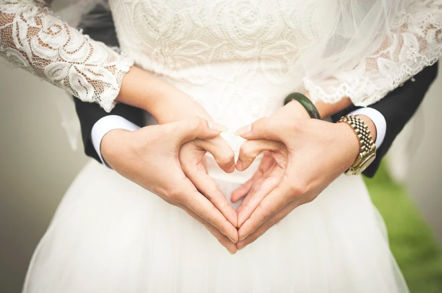 В День семьи, любви и верности в брак вступили 42 саратовские пары