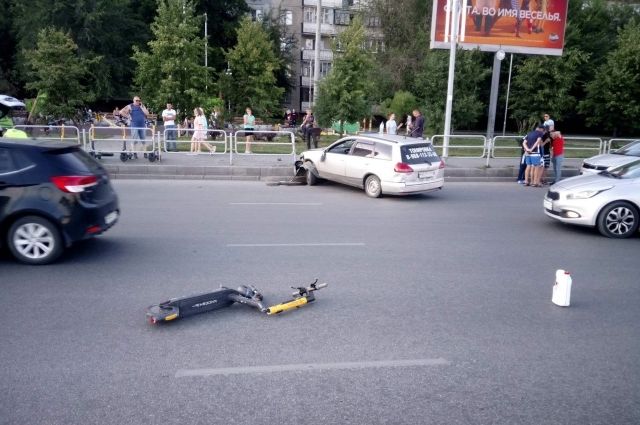 Водитель электросамоката впал в кому после ДТП в Челябинске