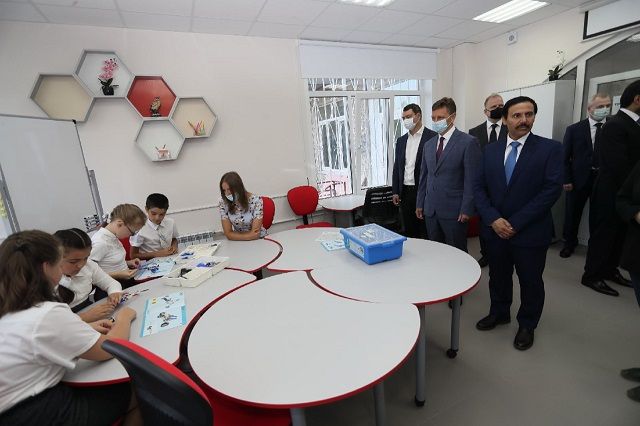 Посол Катара в России подарил школе №3 в Киржаче 25 компьютеров
