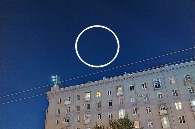 Загадочные разноцветные точки увидела в небе жительница Новосибирска