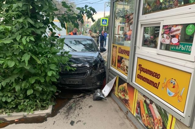 В Рязани в результате столкновения машин пострадала девушка-пешеход