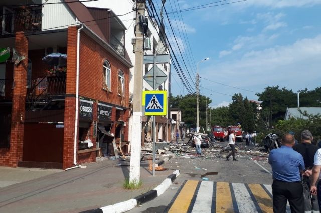 Из-за взрыва в гостинице Геленджика эвакуировали 50 человек