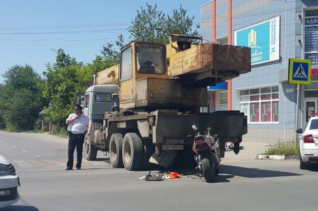 В Батайске пострадал мотоциклист после ДТП с грузовиком