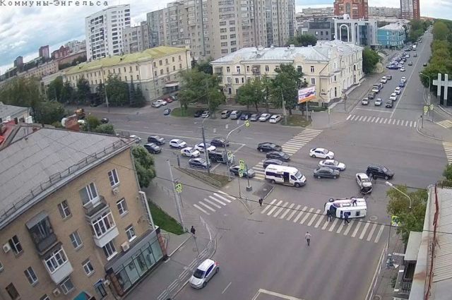Скорая, перевернувшаяся в центре Челябинска, везла пациентов с ковидом
