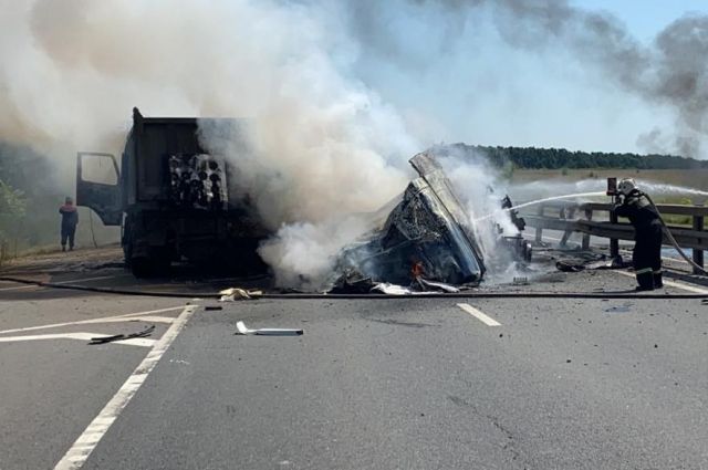 В ДТП с грузовиками под Рязанью погиб пассажир
