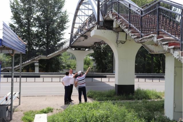 Единственный в Ульяновске надземный пешеходный переход отремонтируют