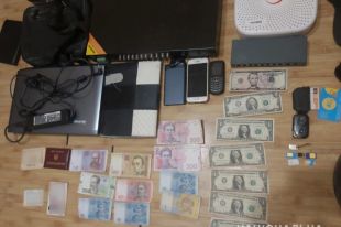 С помощью раскаленного утюга группировка отнимала у людей драгоценности
