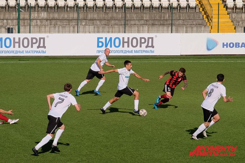 Футбольный матч «Амкар Пермь» – «Тюмень» в Перми. 